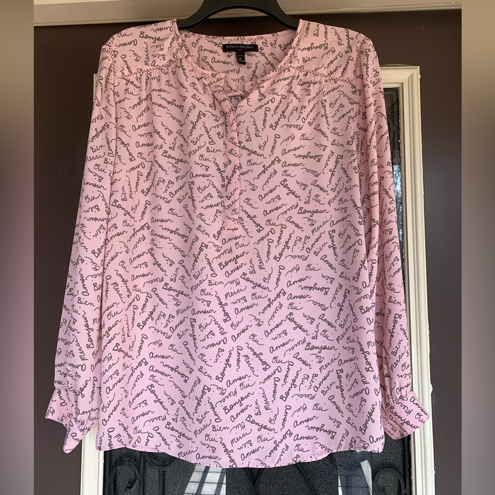 Banana Republic women’s size medium blouse pink with black lettering